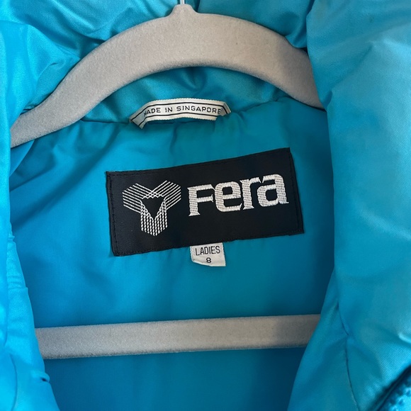 Neon blue cropped Fera puffer vest - Picture 5 of 9